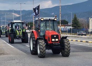 Στο Κάστρο Βοιωτίας τα τρακτέρ-Δεκάδες λεωφορεία ετοιμάζονται για την Αθήνα