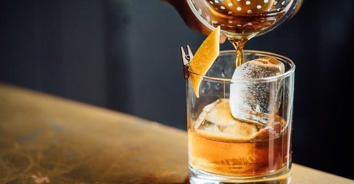 Αλκοολούχα ποτά: Τουρισμός και εγχώρια κατανάλωση οι κινητήριες δυνάμεις