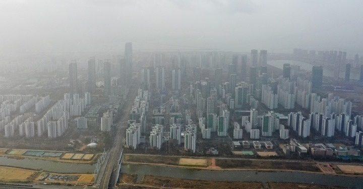 Η ατμοσφαιρική ρύπανση συνδέεται με περισσότερα σημάδια Αλτσχάιμερ στον εγκέφαλο