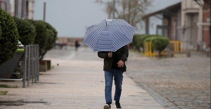 Ισχυρές βροχές και καταιγίδες από το βράδυ της Κυριακής