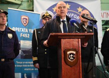 Επιχείρηση «Aspides» – Επίσκεψη Ν. Δένδια στη φρεγάτα ΥΔΡΑ πριν αποπλεύσει για την Ερυθρά Θάλασσα