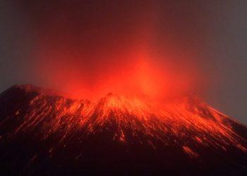 Ακυρώσεις πτήσεων στο Μεξικό εξαιτίας του ηφαιστείου Ποποκατέπετλ