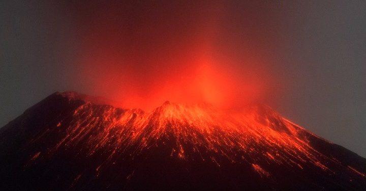Ακυρώσεις πτήσεων στο Μεξικό εξαιτίας του ηφαιστείου Ποποκατέπετλ