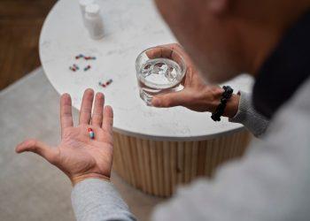 Ολοένα και περισσότεροι νέοι παίρνουν πολλαπλά ψυχοφάρμακα, σύμφωνα με μελέτη