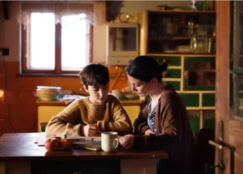 Άνοια: Ο απροσδόκητος παράγοντας που γερνάει γρηγορότερα τον εγκέφαλο