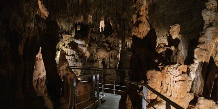 Επαναλειτουργεί μετα από 5 χρόνια το σπήλαιο των Πετραλώνων Χαλκιδικής