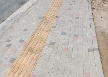 Λεωφόρος Αμφιθέας: Έβαλαν τη στάση πάνω στην ειδική λωρίδα για τους τυφλούς!