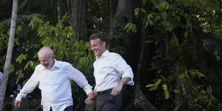 Η Γαλλία θα βοηθήσει τη Βραζιλία στην κατασκευή πυρηνοκίνητου υποβρύχιου