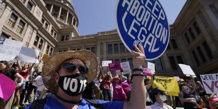 Το ζήτημα της άμβλωσης στις ΗΠΑ, στο επίκεντρο της προεκλογικής εκστρατείας για τις προεδρικές εκλογές