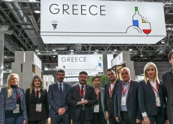 Στο Ντίσελντορφ της Γερμανίας βρίσκεται ο Περιφερειάρχης Αττικής Νίκος Χαρδαλιάς