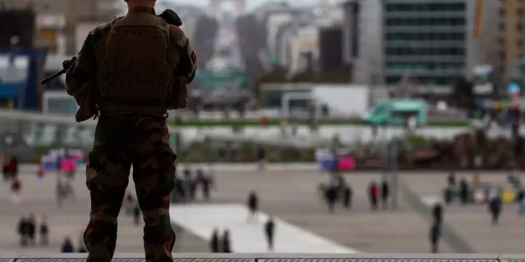 Γαλλία: Κήρυξε μέγιστο επίπεδο συναγερμού μετά τη σφαγή στη Μόσχα