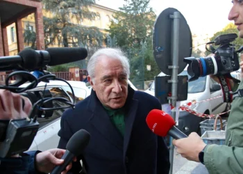 Ιταλία: Κατασχέθηκαν 18 εκατ. ευρώ αδήλωτων δωρεών του Μπερλουσκόνι σε καταδικασμένο για μαφία πρώην γερουσιαστή του