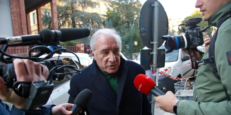 Ιταλία: Κατασχέθηκαν 18 εκατ. ευρώ αδήλωτων δωρεών του Μπερλουσκόνι σε καταδικασμένο για μαφία πρώην γερουσιαστή του