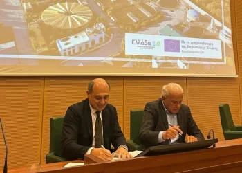 Δημήτρης Κονταξής - Αντιπρόεδρος της Thalis και Γενικός Διευθυντής Waste Management του Ομίλου Motor Oil (αριστερα) και Γιώργος Βουρεξάκης, Πρόεδρος της ΔΕΥΑΗ