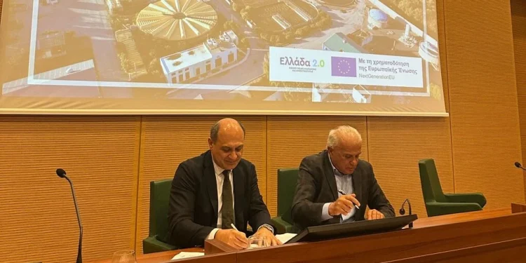 Δημήτρης Κονταξής - Αντιπρόεδρος της Thalis και Γενικός Διευθυντής Waste Management του Ομίλου Motor Oil (αριστερα) και Γιώργος Βουρεξάκης, Πρόεδρος της ΔΕΥΑΗ
