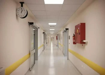 ΕΟΠΥΥ: Υπογράφηκε σύμβαση για κατ’ οίκον φυσικοθεραπείες – Πώς καθορίζεται η συμμετοχή του ασθενούς