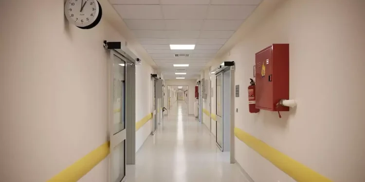 ΕΟΠΥΥ: Υπογράφηκε σύμβαση για κατ’ οίκον φυσικοθεραπείες – Πώς καθορίζεται η συμμετοχή του ασθενούς