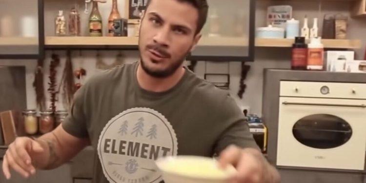 Ιταλός σεφ «τρολάρει» τον Άκη Πετρετζίκη -Τι λάθος έκανε ο Έλληνας μάγειρας