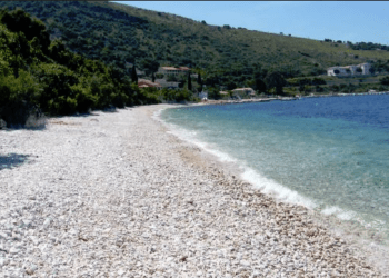 Οι νέοι κανόνες για την χρήση αιγιαλού και παραλίας από καφέ, καντίνες, ξενοδοχεία και beach bar