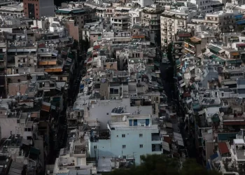 Ακίνητα: Συνεχίζεται η άνοιξη της ελληνικής αγοράς – Προοπτικές ανά κλάδο και νέες τάσεις