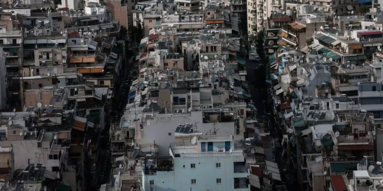 Ακίνητα: Συνεχίζεται η άνοιξη της ελληνικής αγοράς – Προοπτικές ανά κλάδο και νέες τάσεις