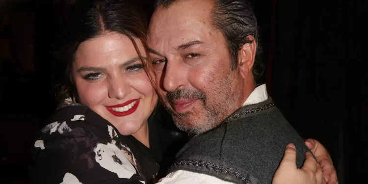 Δανάη Μπάρκα – Χρήστος Χατζηπαναγιώτης: «Το χέρι μου φτιάχτηκε για να κρατάει το δικό σου»