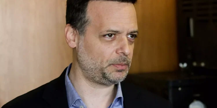 Δήμος Αθηναίων: Ένταση με κατοίκους των Εξαρχείων στο Δημοτικό Συμβούλιο