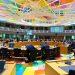 Eurogroup: Βάζει φρένο σε αυξήσεις μισθών και συντάξεων