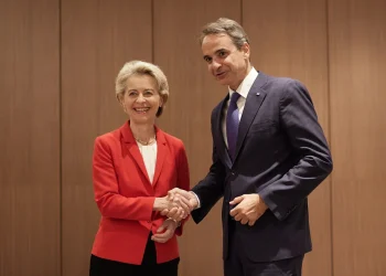 Διθύραμβοι φον ντερ Λάιεν στον Κυριάκο Μητσοτάκη: Επανέφερε την Ελλάδα στον δρόμο της επιτυχίας