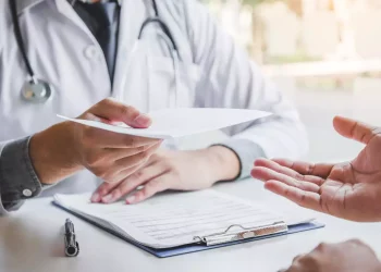 ΕΟΠΥΥ: Διαγνωστικά κέντρα έβαζαν «καπέλο» σχεδόν 50% στη χρέωση εξετάσεων ασφαλισμένων