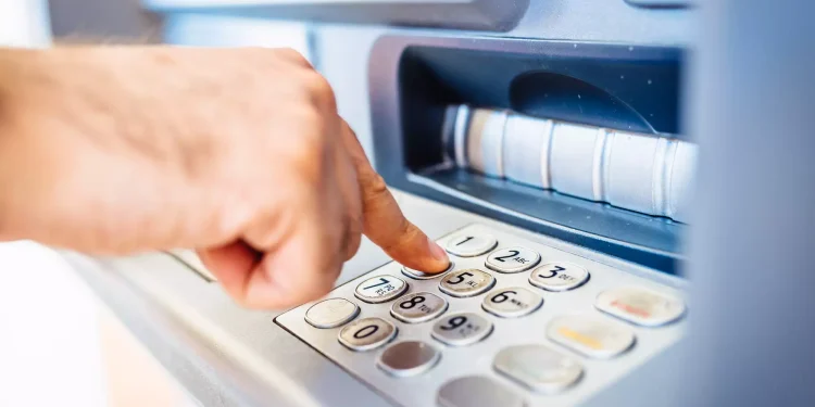 Γιατί το PIN των ATM στις περισσότερες τράπεζες έχει 4 ψηφία