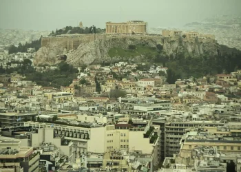 Καιρός – Καλλιάνος: Ζέστη, σκόνη και νοτιάδες, η θερμοκρασία στις 5 μεγαλύτερες πόλεις