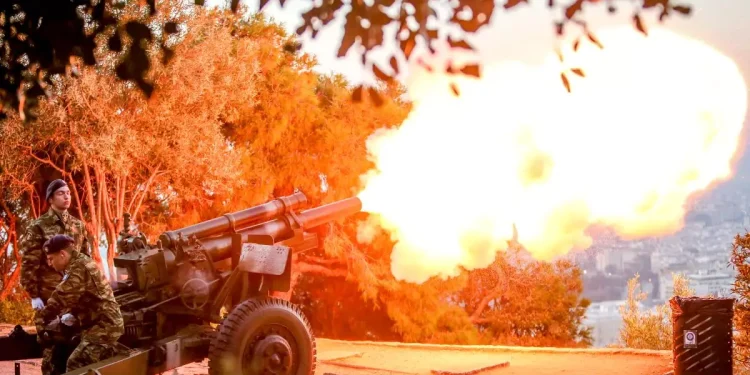 25η Μαρτίου: Τιμή στην εθνική επέτειο με 21 κανονιοβολισμούς από τον Λυκαβηττό