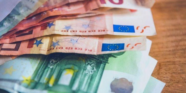 Δώρο Πάσχα: Πόσο θα αυξηθεί μετά την αύξηση του κατώτατου μισθού – Ο υπολογισμός του