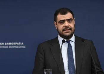 Σηκώνει το γάντι η κυβέρνηση στην πρόταση μομφής για Τέμπη: «Κυνική εκμετάλλευση του πόνου»