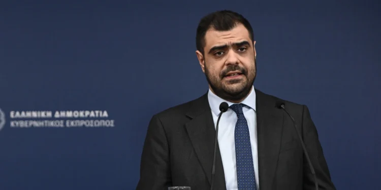 Σηκώνει το γάντι η κυβέρνηση στην πρόταση μομφής για Τέμπη: «Κυνική εκμετάλλευση του πόνου»