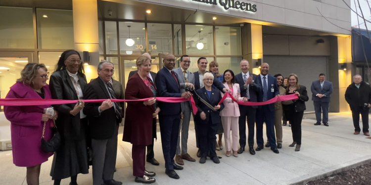 Εγκαινιάστηκε το νέο κτίριο του Mount Sinai Queens