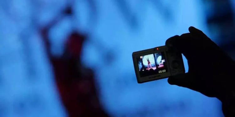 Θεσσαλονίκη: Σύλληψη 40χρονου για revenge porn και κακοποίηση της συντρόφου του – Απειλούσε και τις κόρες της