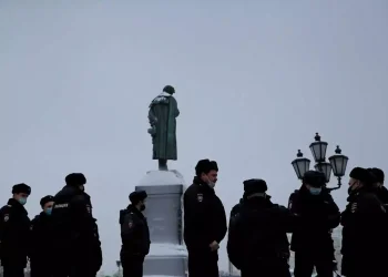Ρωσία: 6 χρόνια φυλακή σε μπλόγκερ – Καλούσε σε εμπρηστικές επιθέσεις σε γραφεία στρατολογίας