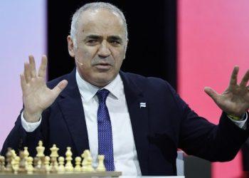 Ρωσία: Ο πρώην παγκόσμιος πρωταθλητής σκακιού Γκάρι Κασπάροφ συμπεριλήφθη στον κατάλογο των «τρομοκρατών και εξτρεμιστών»