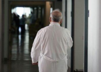 Κλιμάκιο του ΕΟΔΥ στην Πάτρα μετά την ανίχνευση τριών κρουσμάτων μηνιγγίτιδας