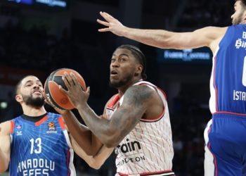 Η Εφές έκοψε τη… φόρα του Ολυμπιακού