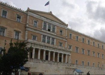 Στην ολομέλεια της Βουλής συζητείται σήμερα το πόρισμα της εξεταστικής για τα Τέμπη