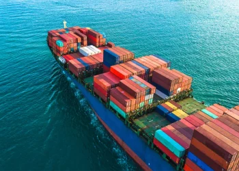 Bloomberg: Συμφωνία των Χούτι με Ρωσία και Κίνα για να περνούν με ασφάλεια τα πλοία τους