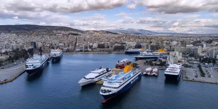 Οκτώ γνωστοί επιχειρηματίες εξηγούν γιατί αξίζει να ζεις και να δουλεύεις στον Πειραιά