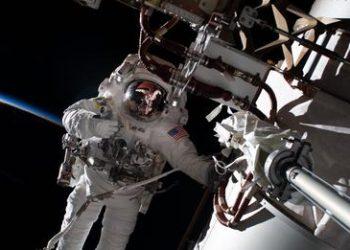 Ολική έκλειψη Ηλίου: Μια σπάνια ομορφιά, έστω και από μακριά