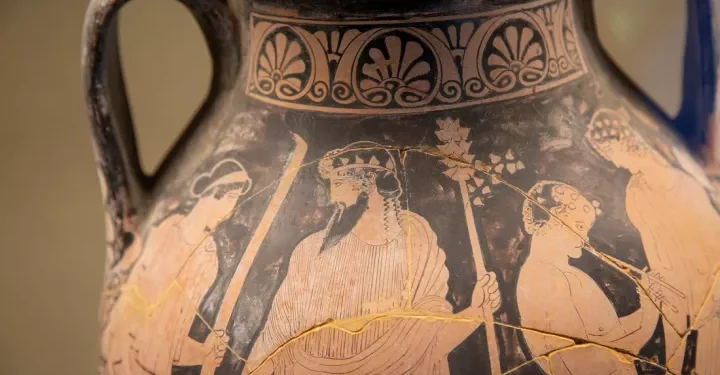 Οίκος Christie’s: Απέσυρε από δημοπρασία αρχαία ελληνικά αγγεία που συνδέονται με κύκλωμα αρχαιοκαπηλίας