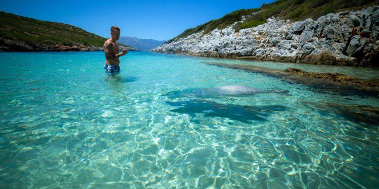 Απόλυτη προστασία για 198 «απάτητες παραλίες» στην Ελλάδα