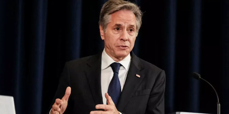 Μπλίνκεν: Οι ΗΠΑ στηρίζουν το Ισραήλ αλλά δεν επιθυμούν κλιμάκωση της έντασης με το Ιράν