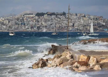 Καιρός Πάσχα: Μεγάλη Εβδομάδα με μανιασμένους ανέμους, ζέστη και βροχές